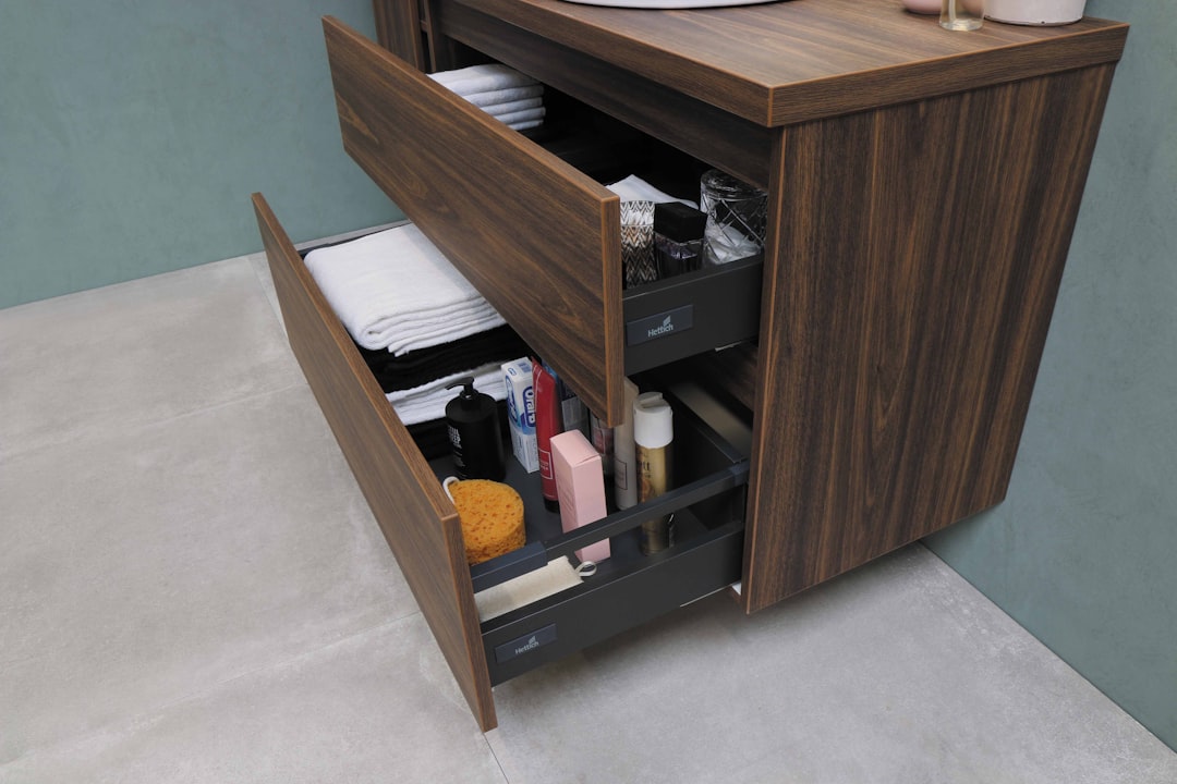Photo bathroom organization