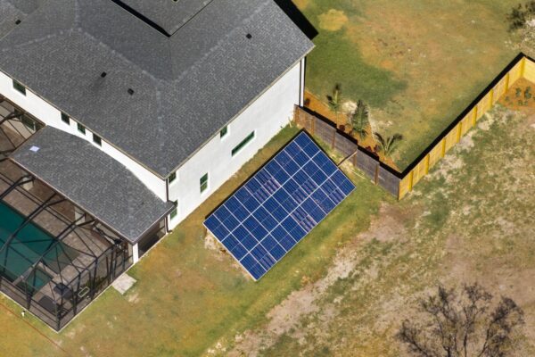 Câte baterii sunt necesare pentru o casă cu panouri fotovoltaice