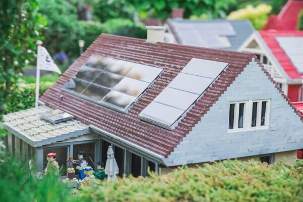 Sistem fotovoltaic ieftin sau premium: unde merită să investești mai mult